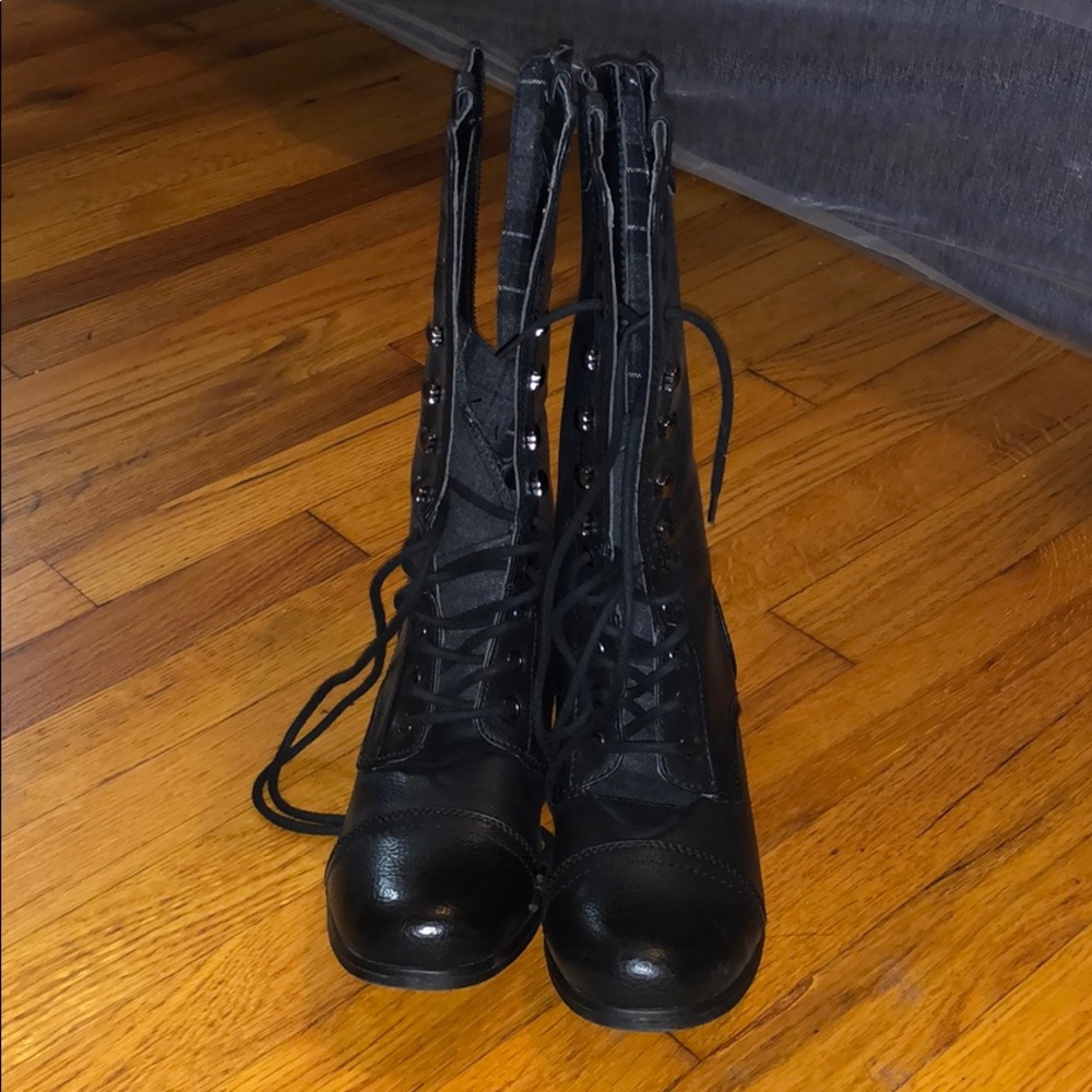 Maurice’s lace up combat boots